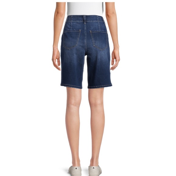 Both fashionable and functional, Bermuda Utility Shorts 10” inseam - Picture 5 of 9